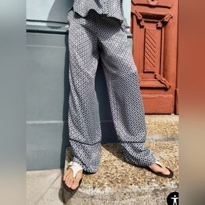 NWOT ZARA pants size M